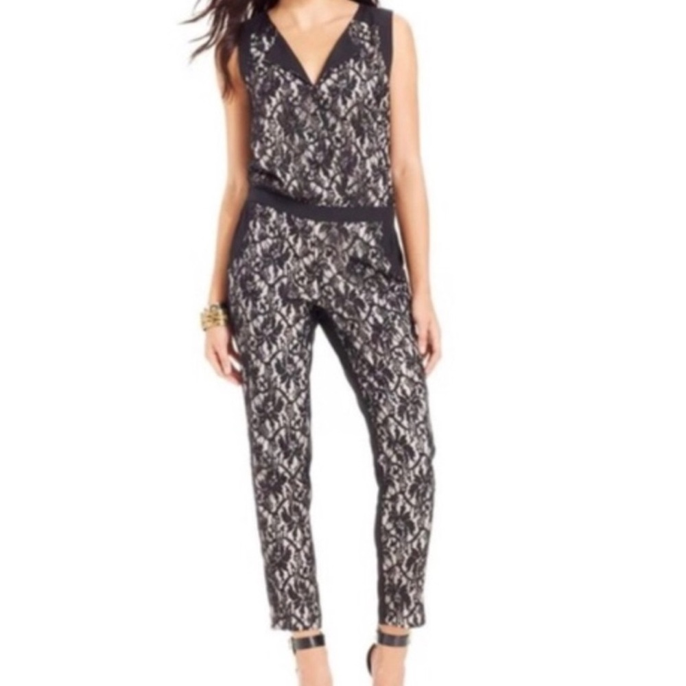 JESSICA SIMPSON LACE NUDE AND BLACK JUMPSUIT SIZE 11 POCKETS
